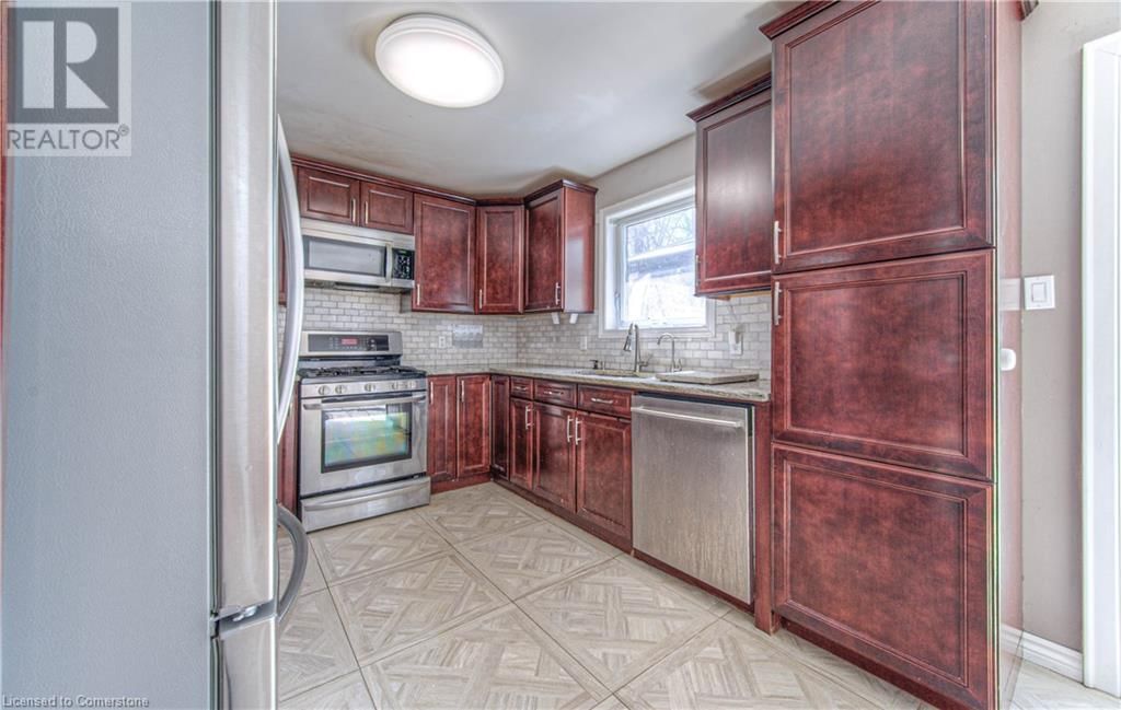35 WILDLARK CRESCENT Image 7