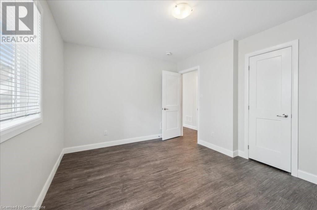 UPPER - 123 MARGARET AVENUE Image 15