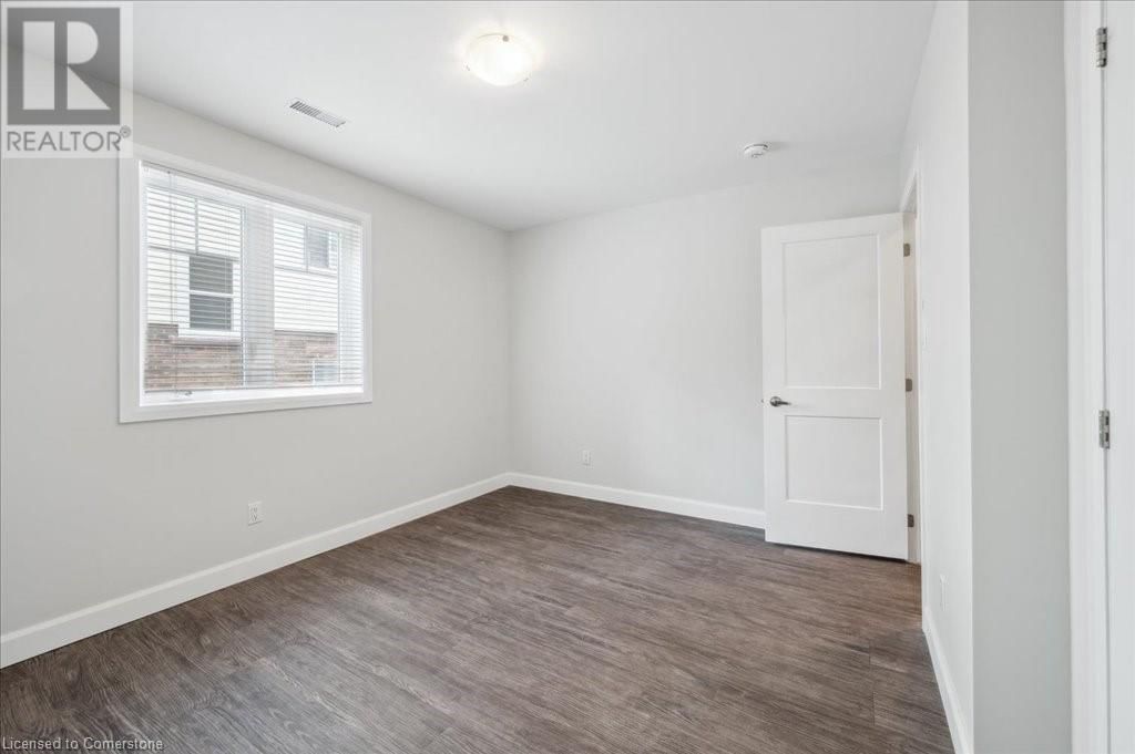 UPPER - 123 MARGARET AVENUE Image 17