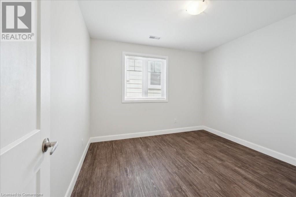 UPPER - 123 MARGARET AVENUE Image 18