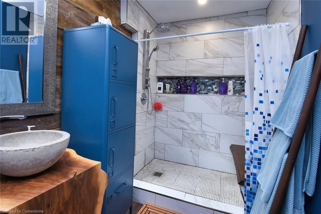 3381 MARION AVENUE Image 19