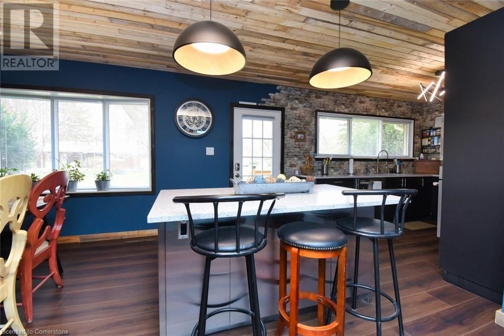 3381 MARION AVENUE Image 25