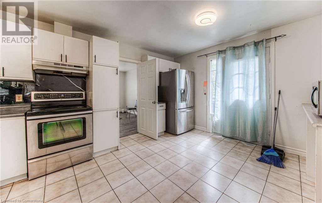 152 BINSCARTH ROAD Image 12