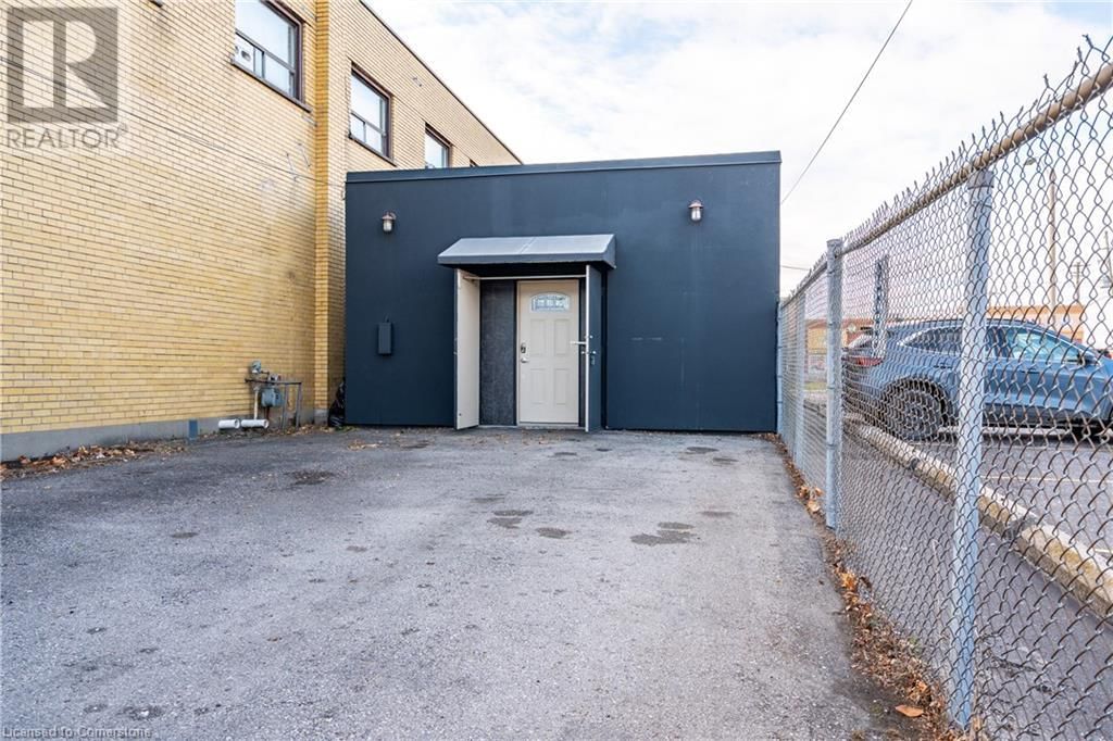188 PARKDALE AVENUE NORTH Image 18
