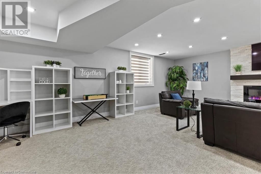 68 VALLEYSCAPE DRIVE Image 32