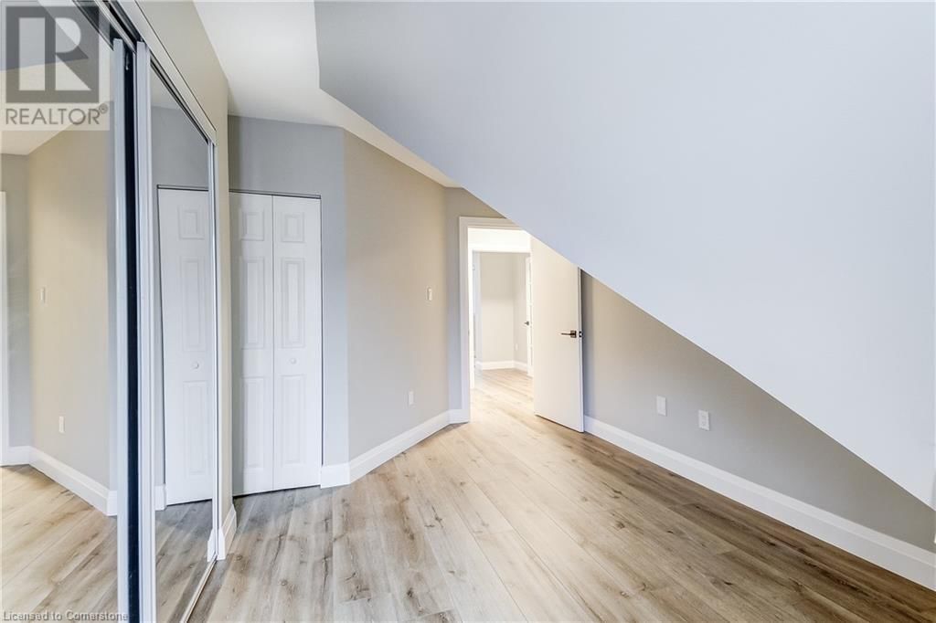 240 - 2055 WALKERS LINE Image 31