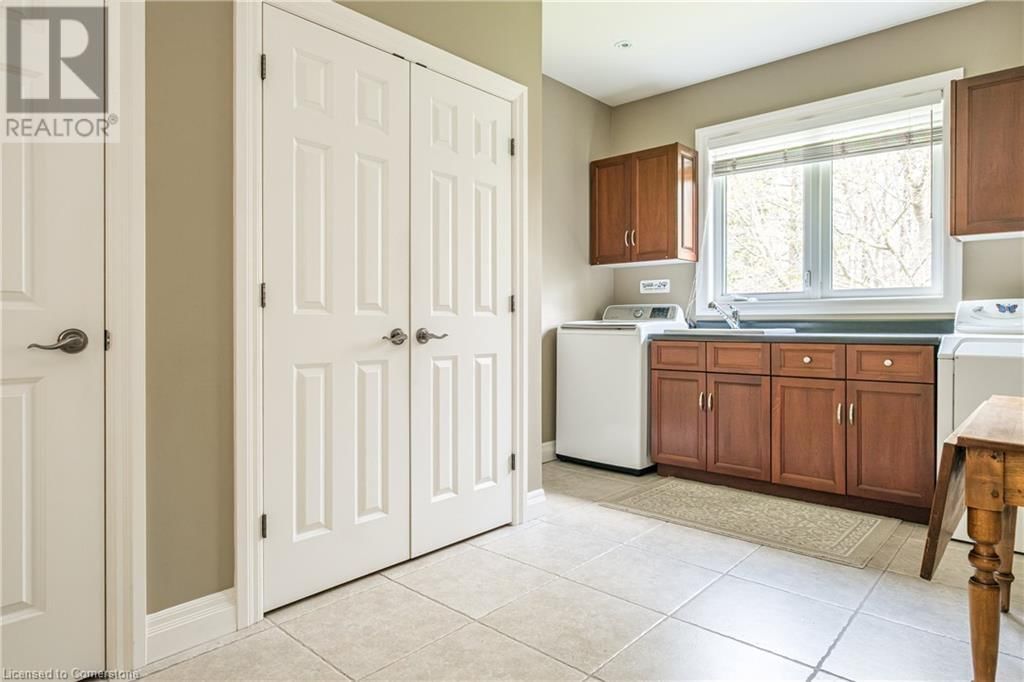 27 SUN AVENUE Image 26