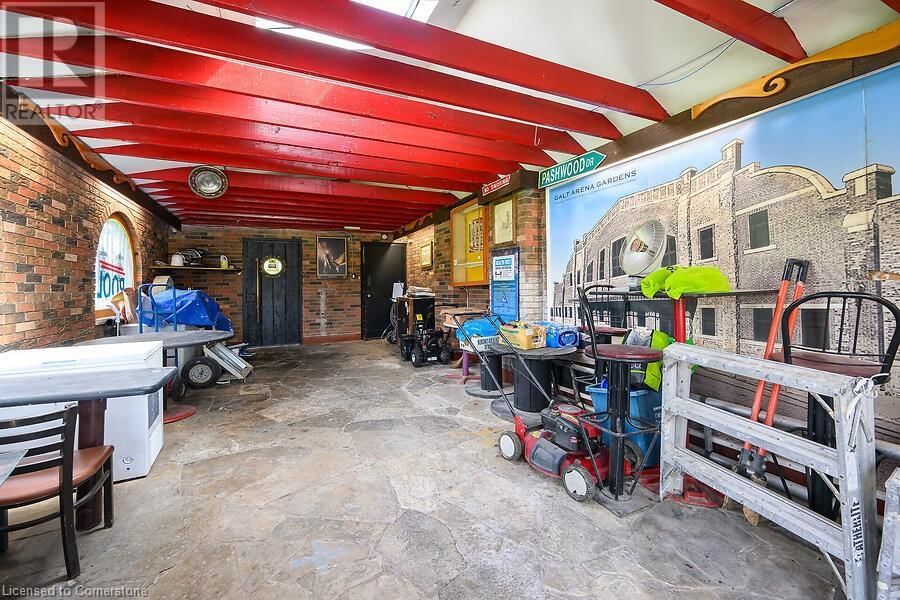 105 SHADE STREET Image 20