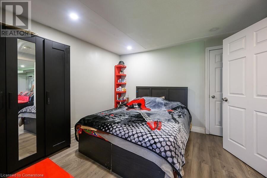 105 SHADE STREET Image 29