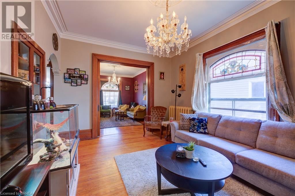 111 ERIE AVENUE Image 10