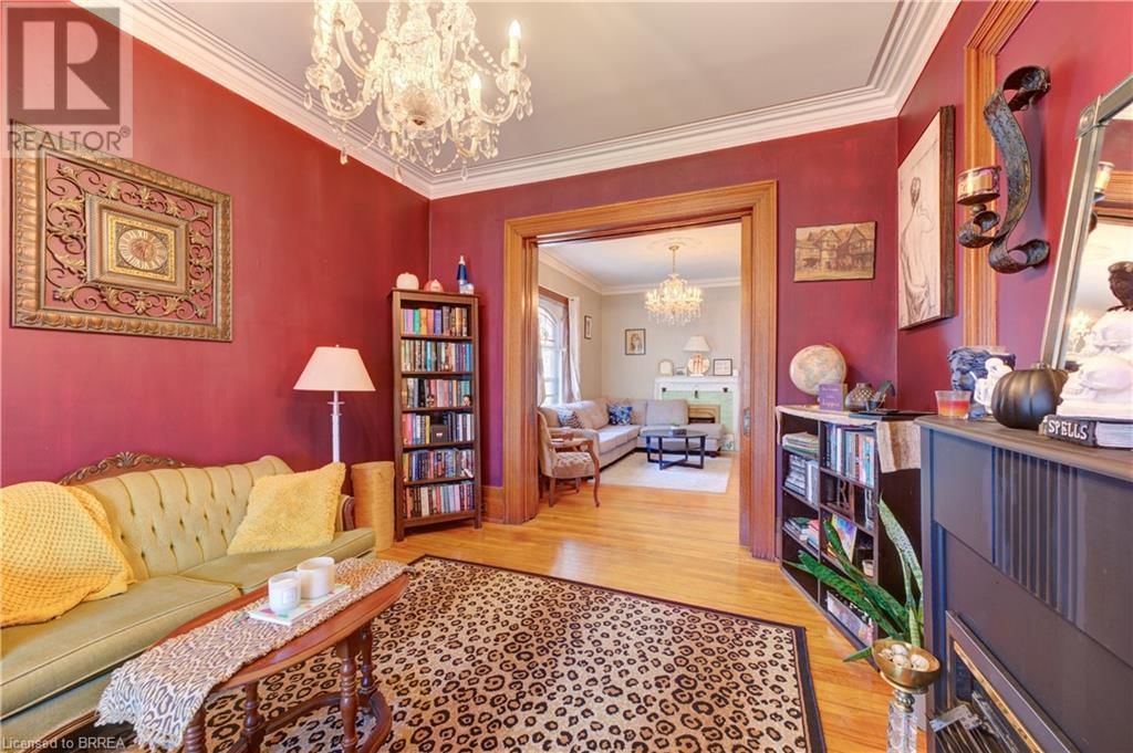 111 ERIE AVENUE Image 12