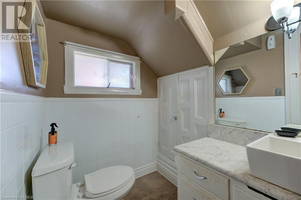 111 ERIE AVENUE Image 18