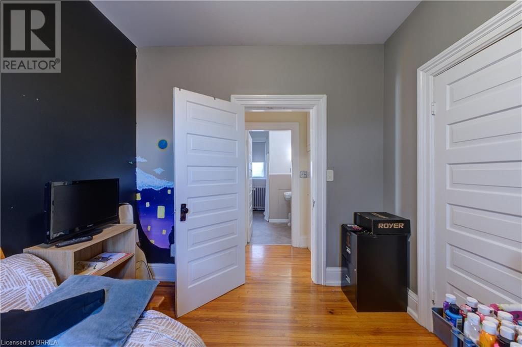 111 ERIE AVENUE Image 23