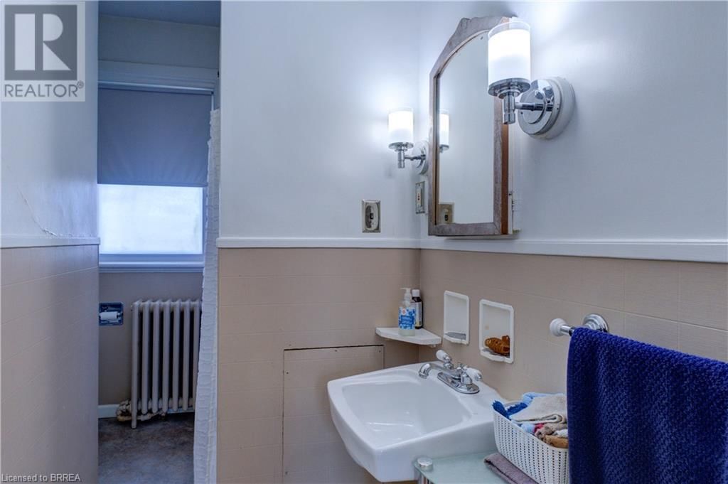 111 ERIE AVENUE Image 24