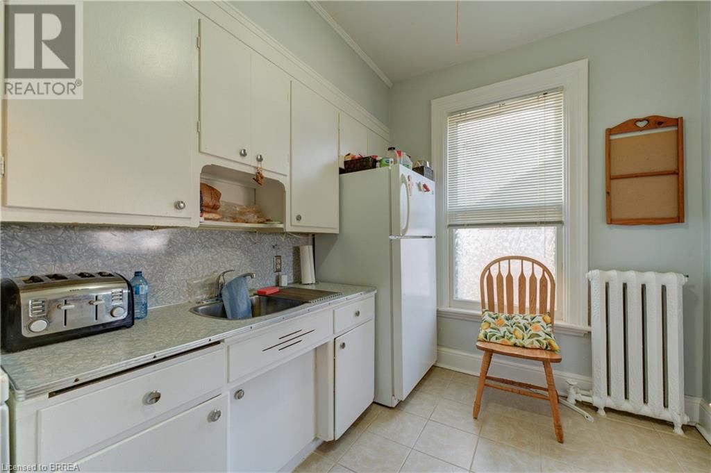 111 ERIE AVENUE Image 30