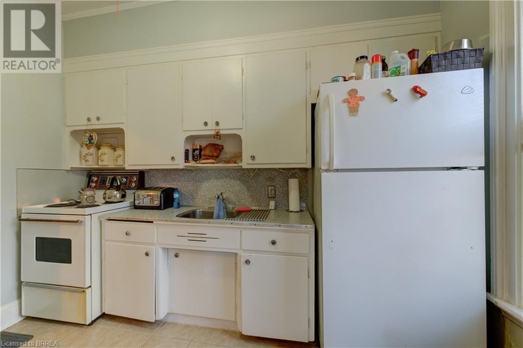 111 ERIE AVENUE Image 31