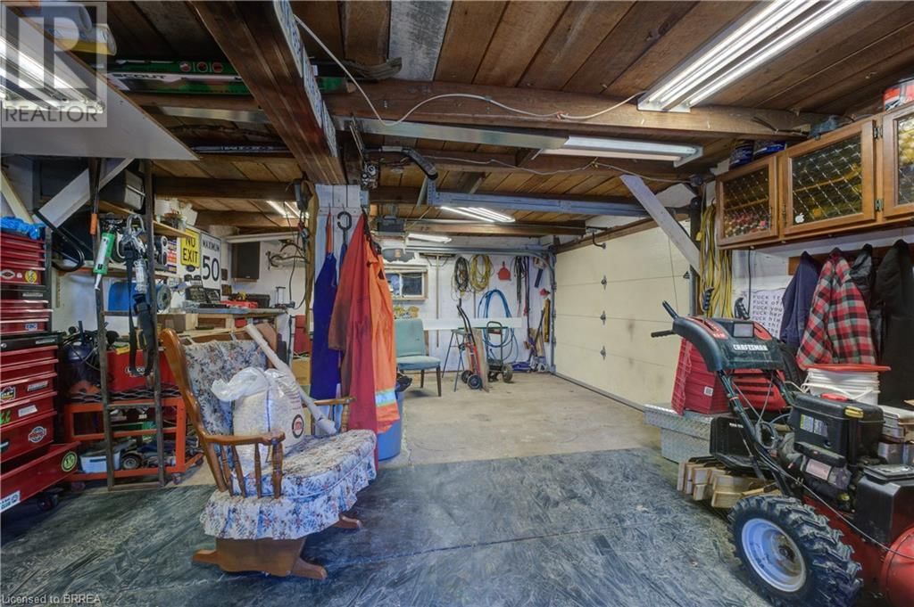 111 ERIE AVENUE Image 38