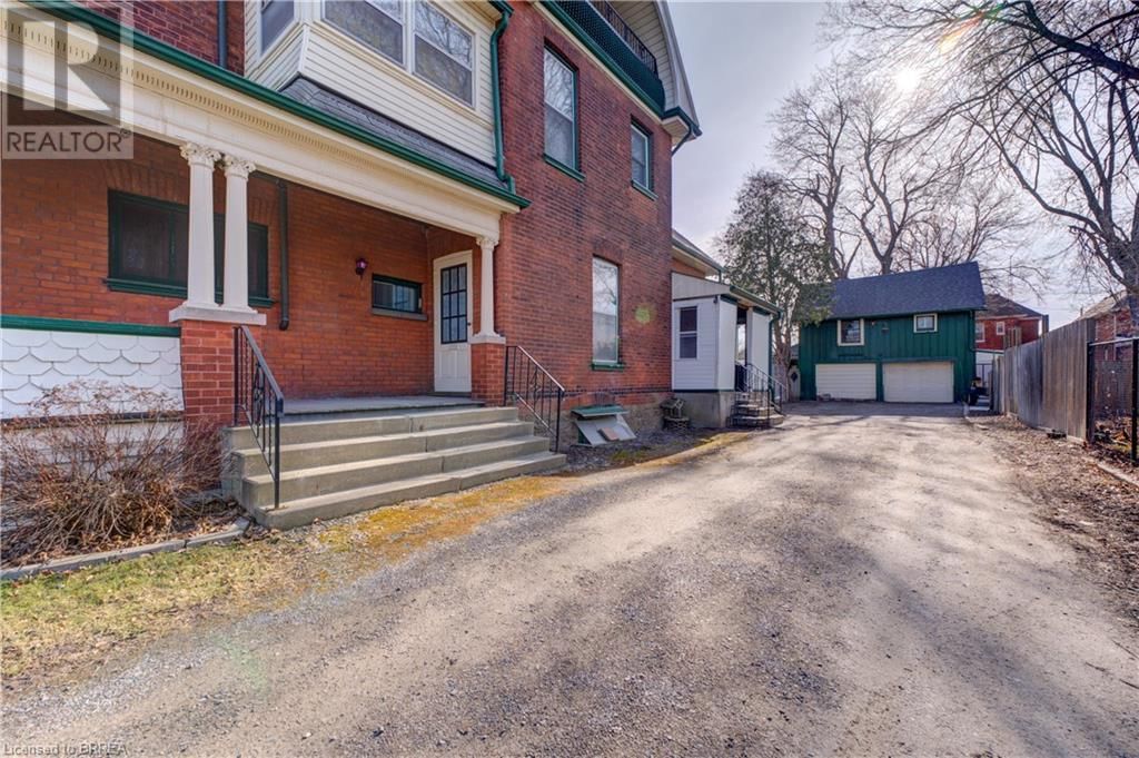 111 ERIE AVENUE Image 4