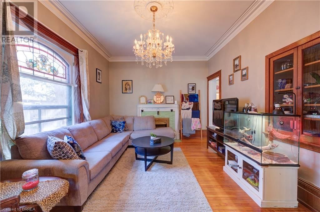 111 ERIE AVENUE Image 9