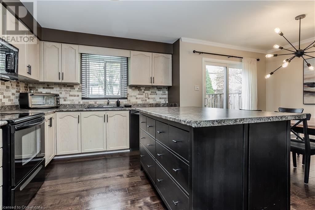 10 - 2022 ATKINSON DRIVE Image 16