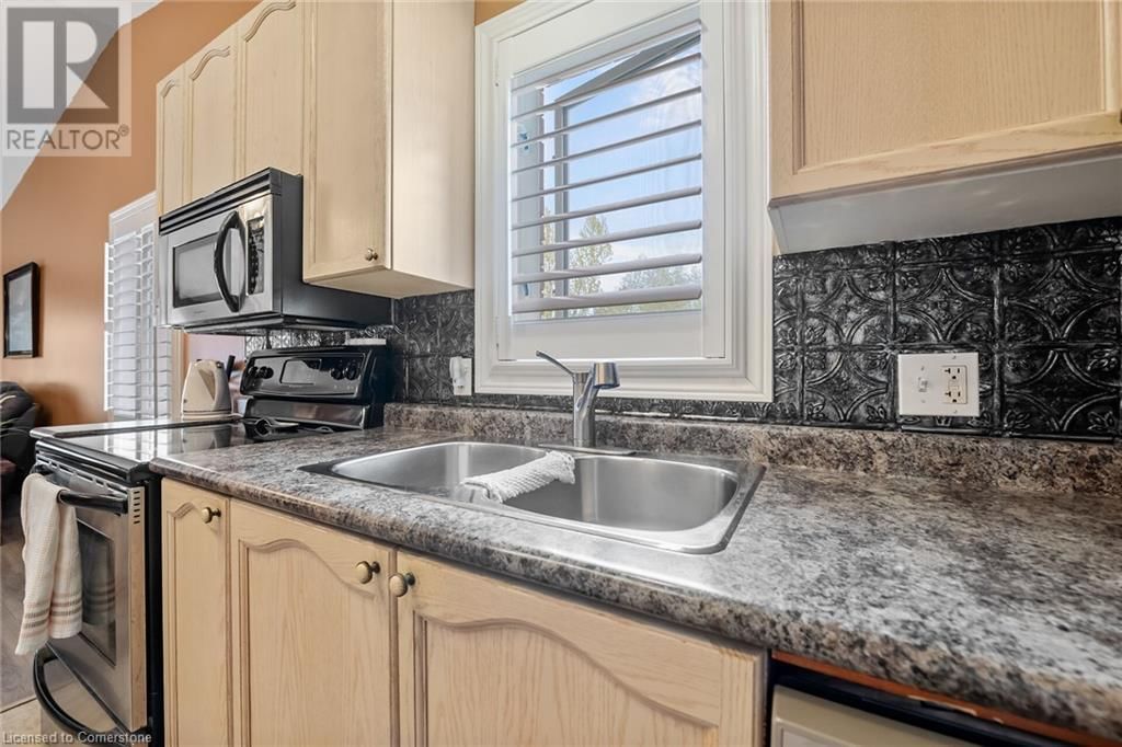 70 GARDEN AVENUE Image 13