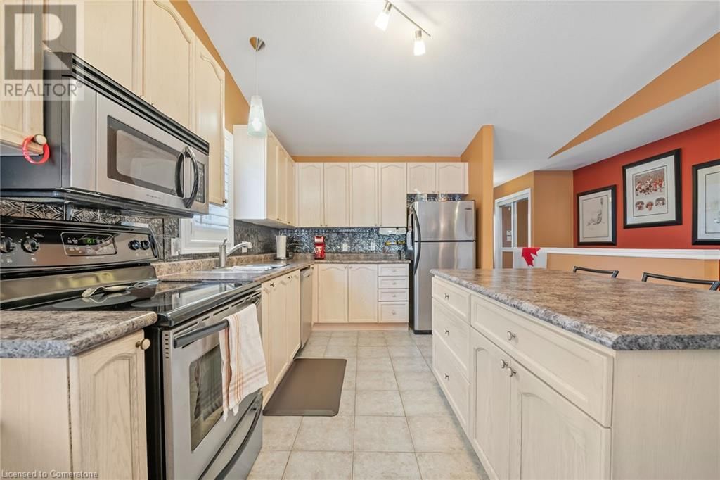 70 GARDEN AVENUE Image 15