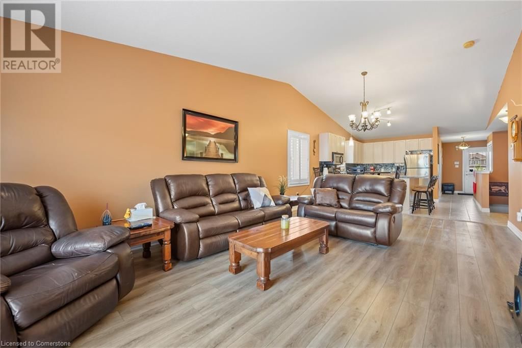 70 GARDEN AVENUE Image 21
