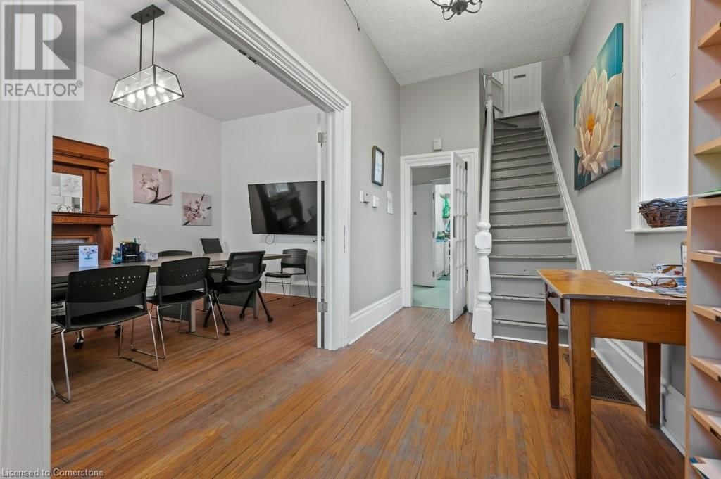 7 WATERLOO AVENUE Image 10