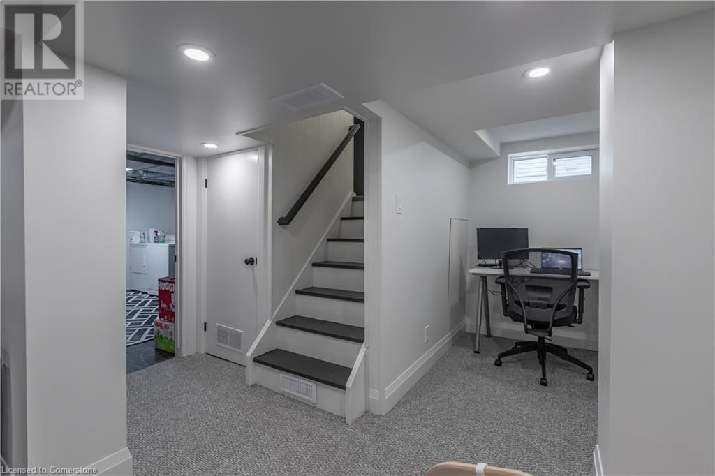 16 MILLEN AVENUE Image 17