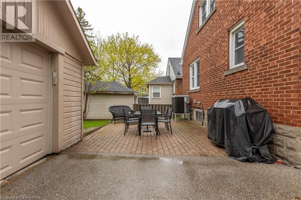 16 MILLEN AVENUE Image 25