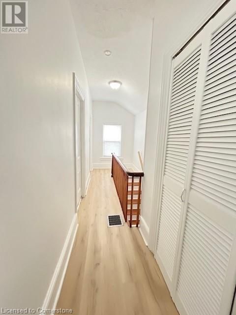 26 QUEEN STREET NORTH Image 7