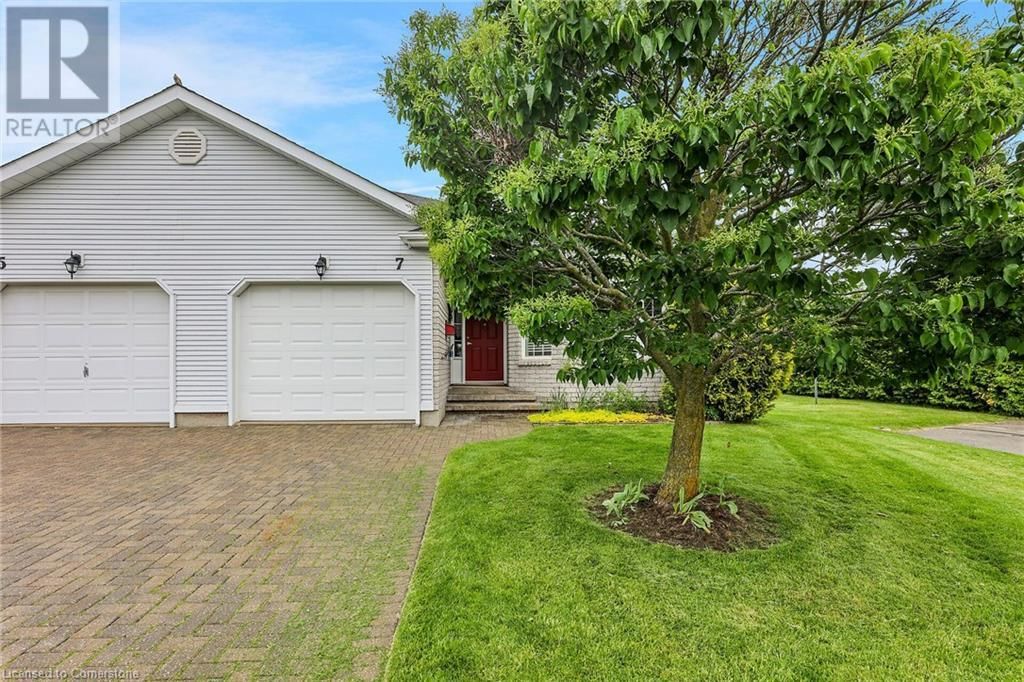 7 VILLAGE DRIVE Image 1