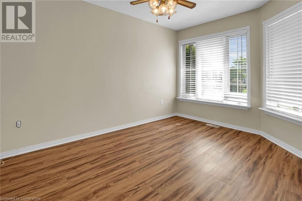 7 VILLAGE DRIVE Image 12