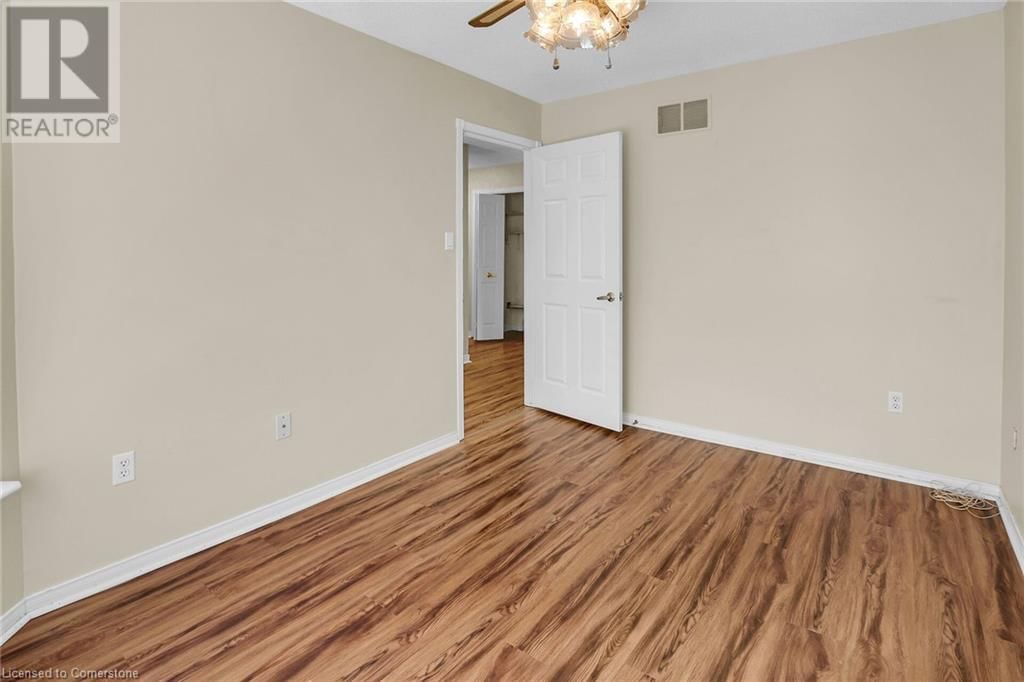 7 VILLAGE DRIVE Image 13