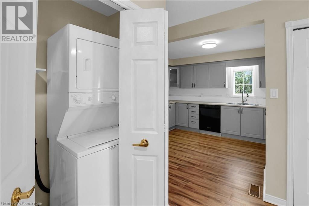 7 VILLAGE DRIVE Image 16