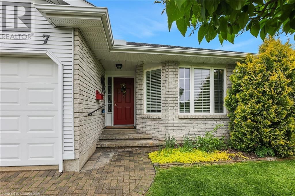 7 VILLAGE DRIVE Image 2