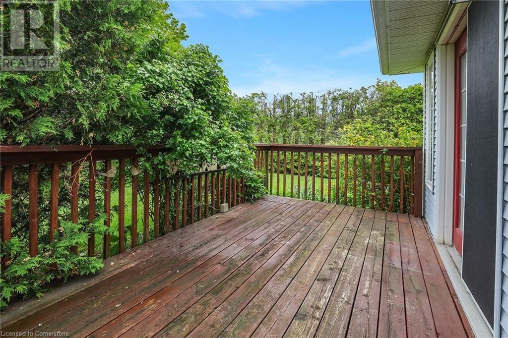 7 VILLAGE DRIVE Image 21