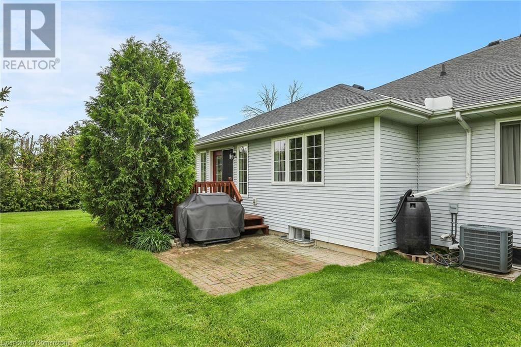 7 VILLAGE DRIVE Image 22