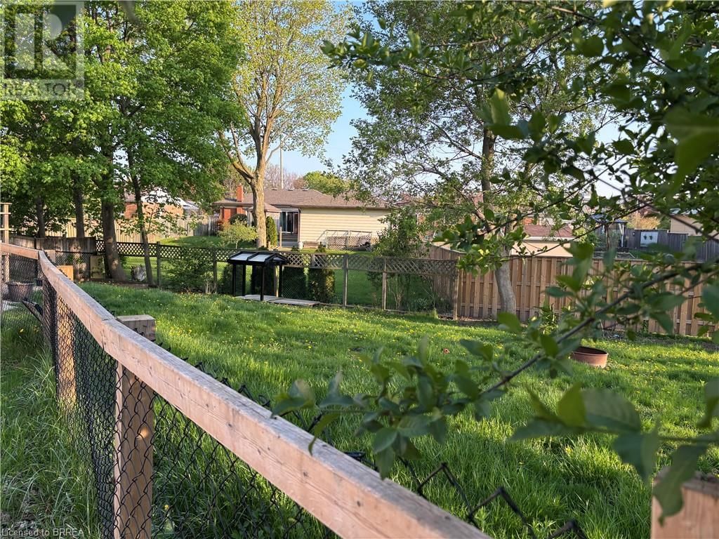 19 BRENDA COURT Image 8