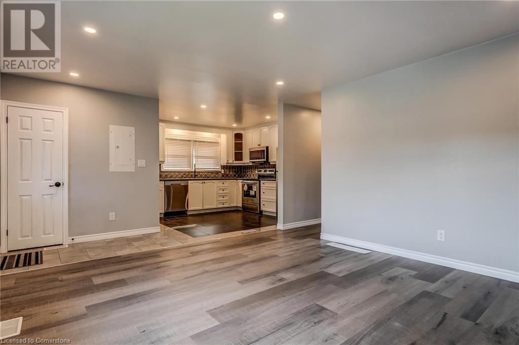 326 EAST 42ND STREET Image 11