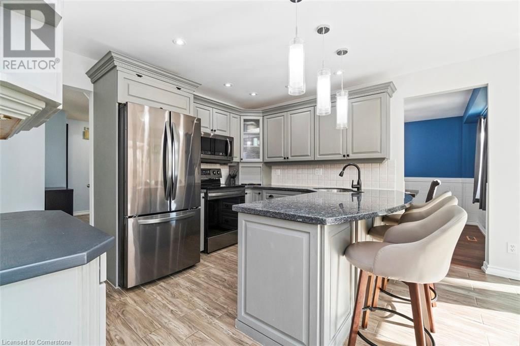 2054 HUNTERS WOOD DRIVE Image 11