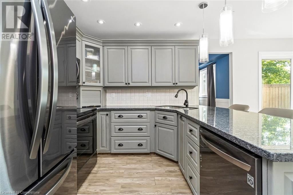 2054 HUNTERS WOOD DRIVE Image 13