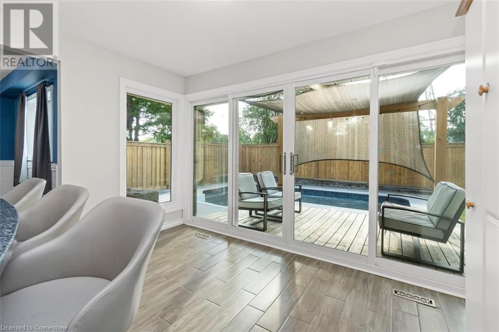 2054 HUNTERS WOOD DRIVE Image 16