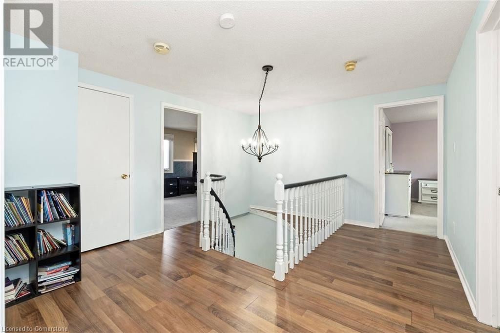 2054 HUNTERS WOOD DRIVE Image 23