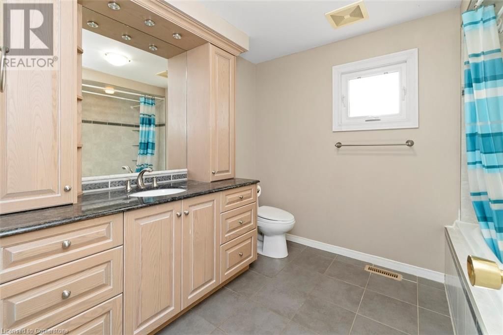 2054 HUNTERS WOOD DRIVE Image 31