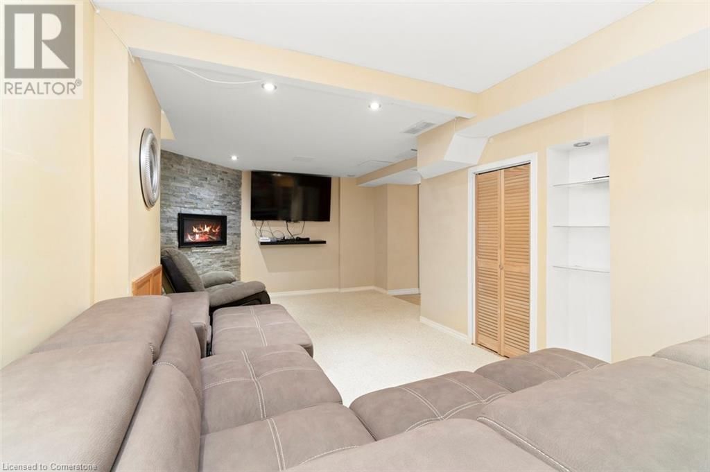 2054 HUNTERS WOOD DRIVE Image 36
