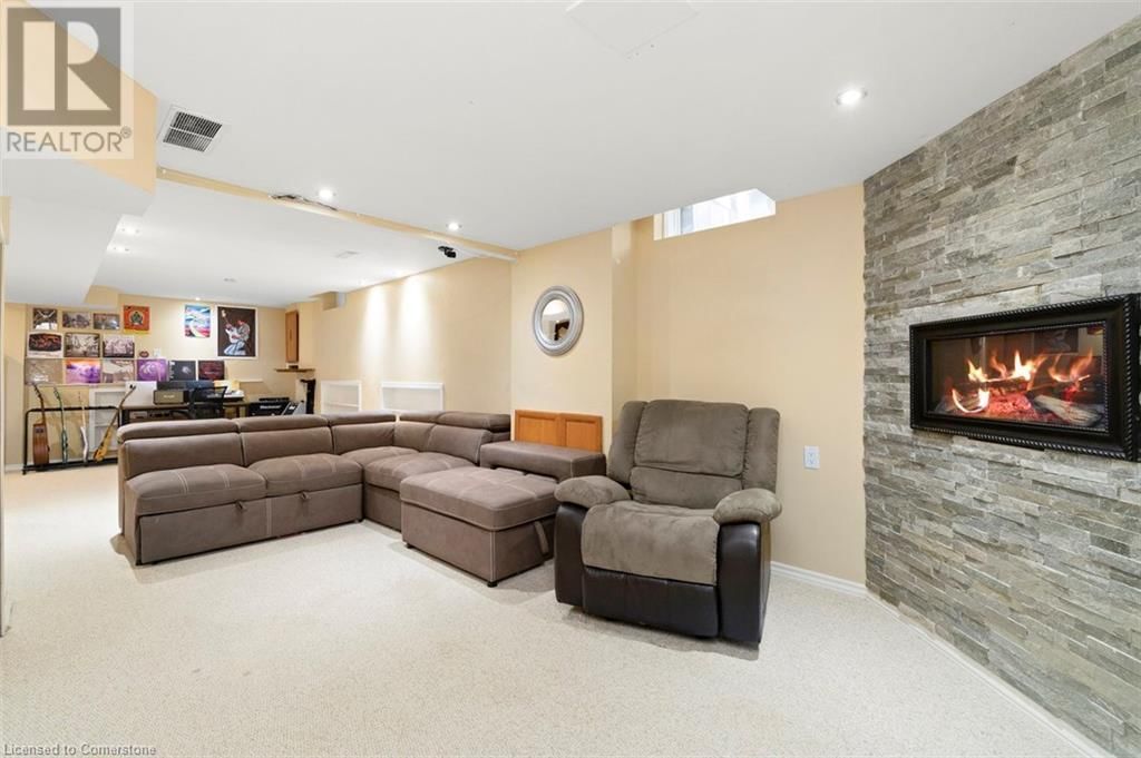 2054 HUNTERS WOOD DRIVE Image 37