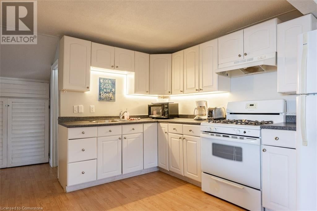 12241 LAKESHORE ROAD Image 28