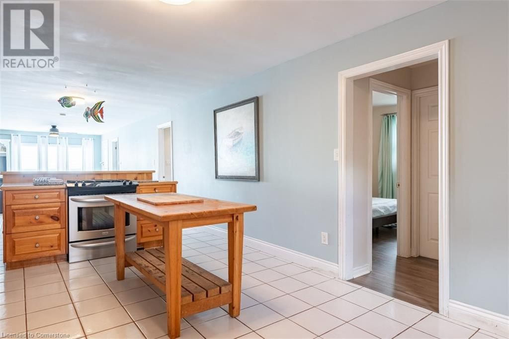 12241 LAKESHORE ROAD Image 8