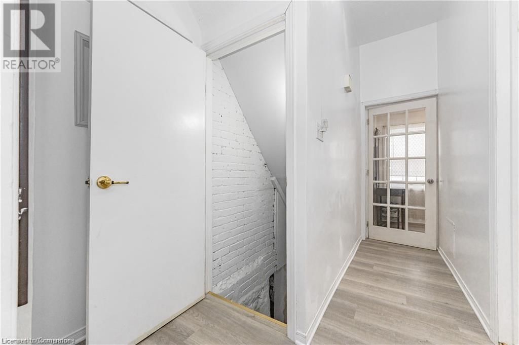 100 ROSEVIEW AVENUE Image 13